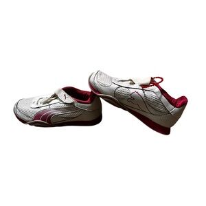 New Puma white and pink kinder-fit sneakers for girls size 10 1/2